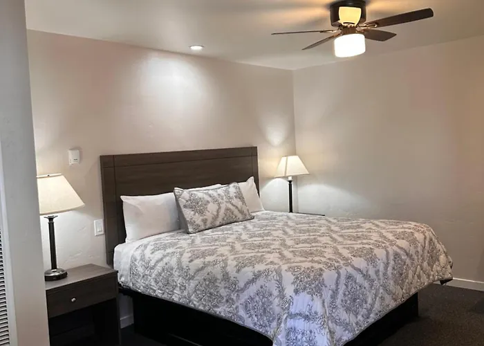 Lee Vining Motel