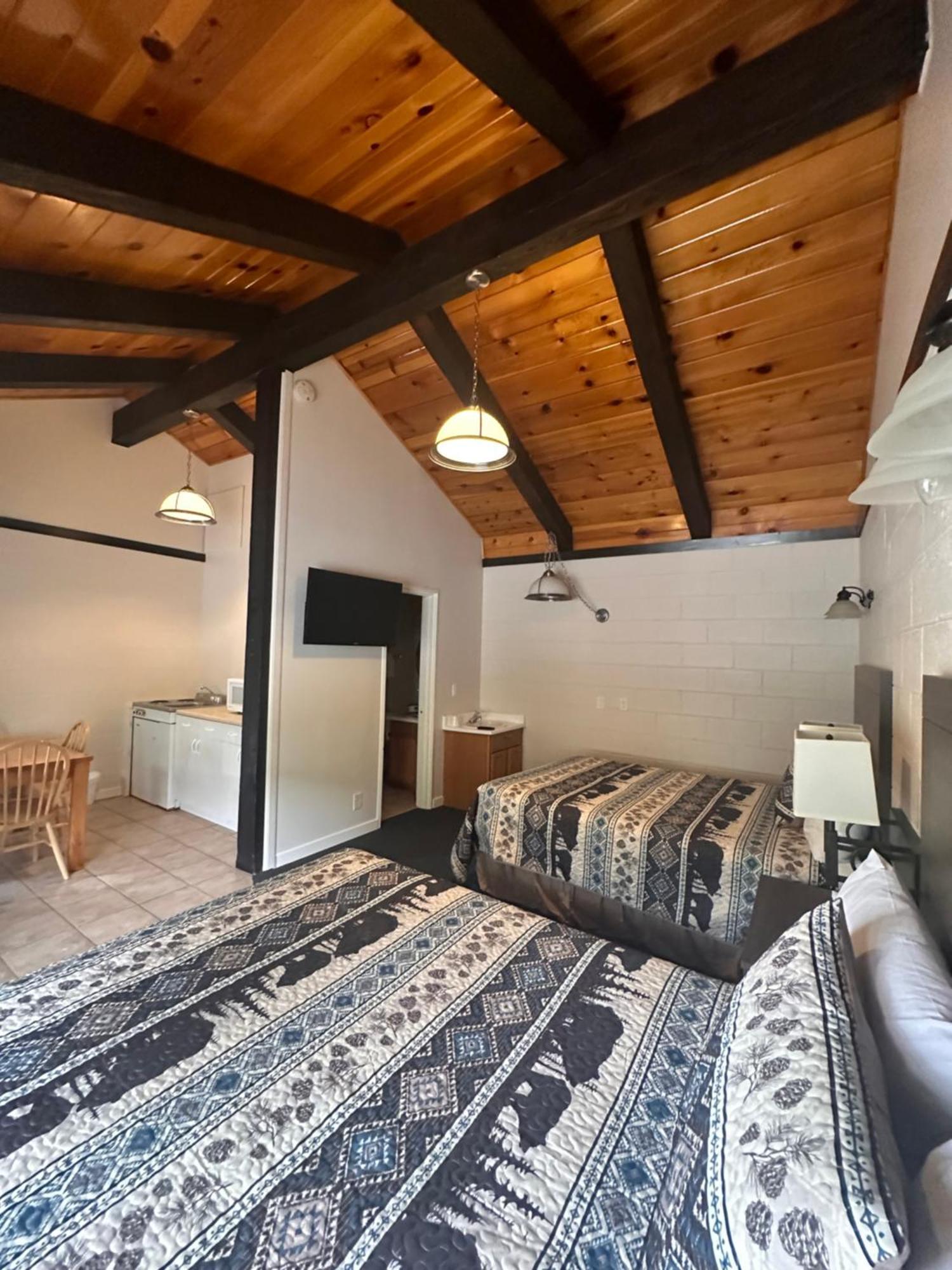 Lee Vining Motel