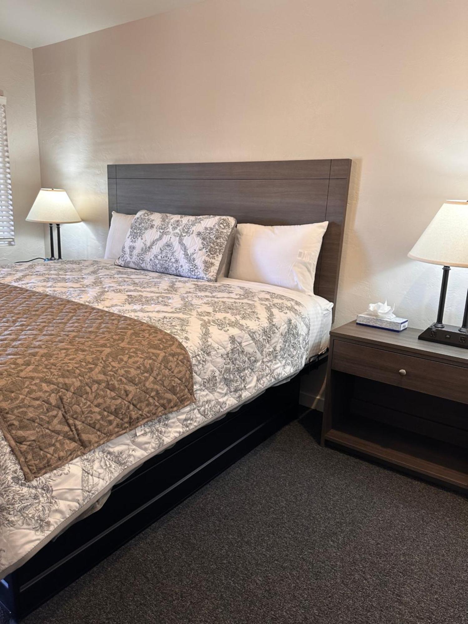 Lee Vining Motel 3*