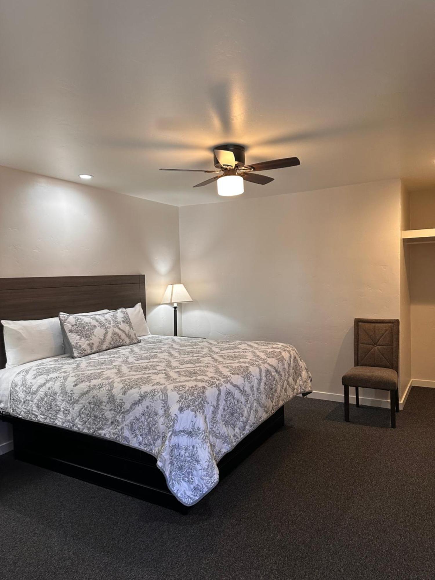 Lee Vining Motel Hotel 3*